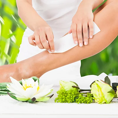 Waxing geht schnell und hält lange haarfrei